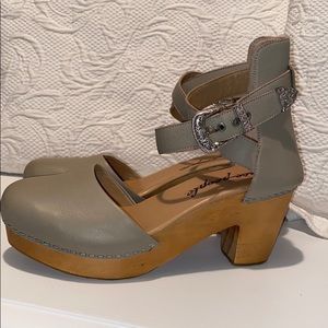 Free People Andorra Clogs sz 40 Platform Shoes NEW